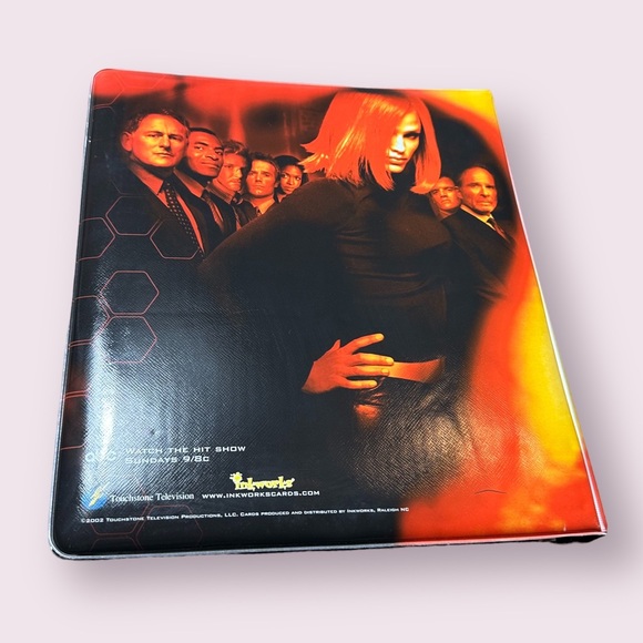 Vintage 2002 Touchstone Television Alias Jenifer Garner Black Three Ring Binder - Picture 2 of 6